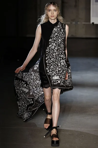 Look 30
